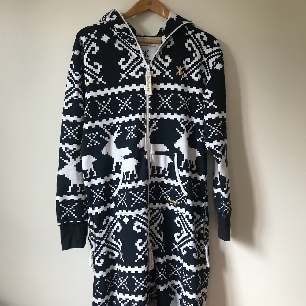Norwegian Sleeper Onesie with Zipper Hood - Size M